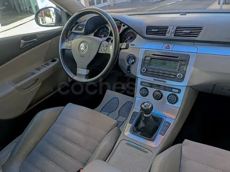Usado VW Passat Highline 140 CV (102 kW) 2006 Azul Berlina