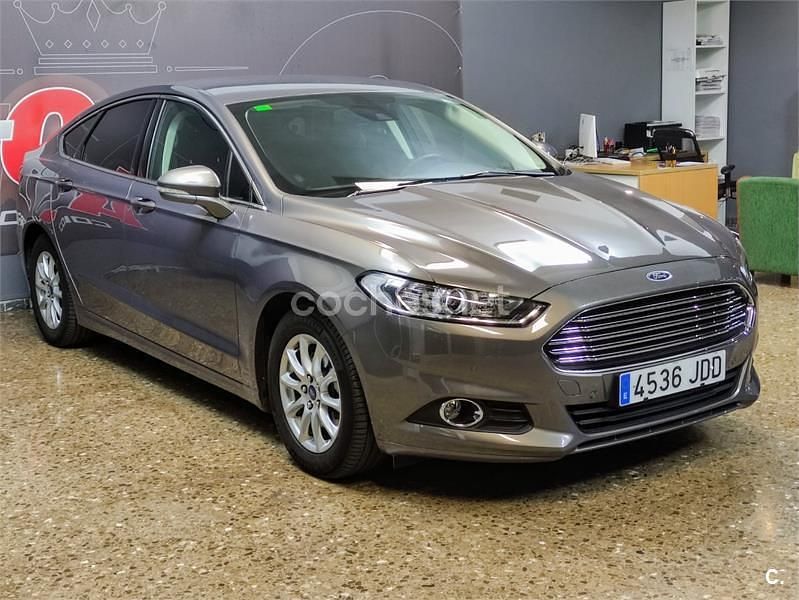 Gris / plata Usado 2015 Ford Mondeo Trend Berlina | 13.999 € (Precio justo) - Imagen 1/4