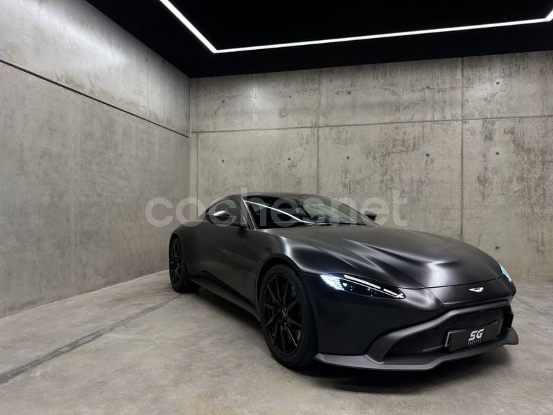 Negro Usado 2021 Aston Martin V8 Vantage Coupe | 118.990 € - Imagen 1/4