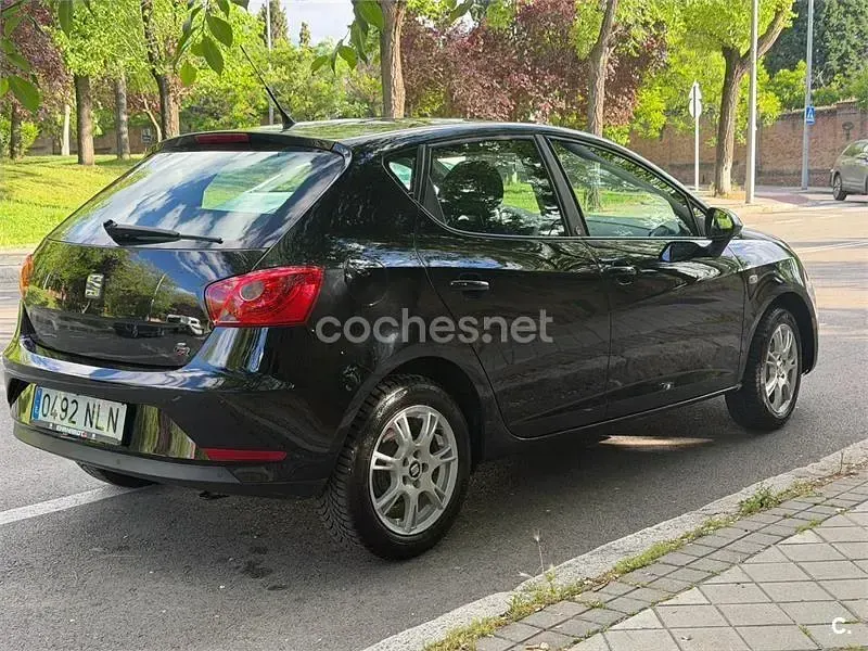 Usado Seat Ibiza Reference 75 CV (55 kW) 2017 Negro Berlina