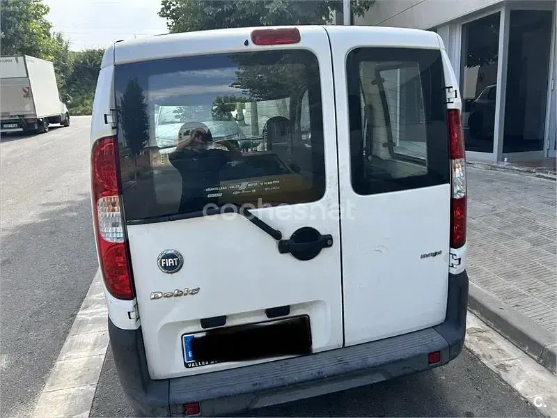 Usado Fiat Doblò Active 75 CV (55 kW) 2009 Blanco Monovolumen