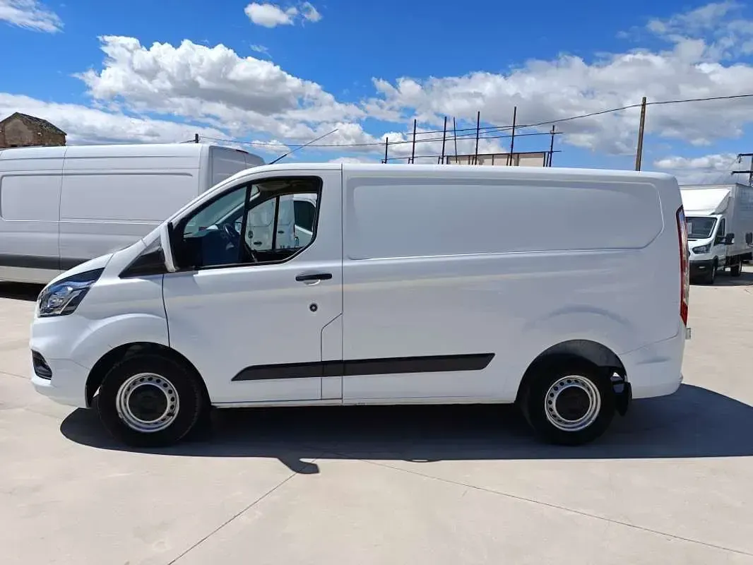 Usado Ford Transit Custom Trend 131 CV (96 kW) 2022 Blanco Van