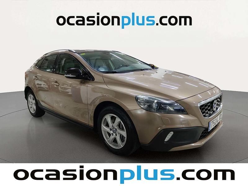 Usado Volvo V40 Momentum 150 CV (110 kW) 2015 Marrón Utilitario