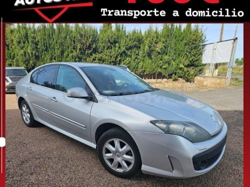 Usado Renault Laguna III Authentique 110 CV (80 kW) 2010 Gris / plata Berlina