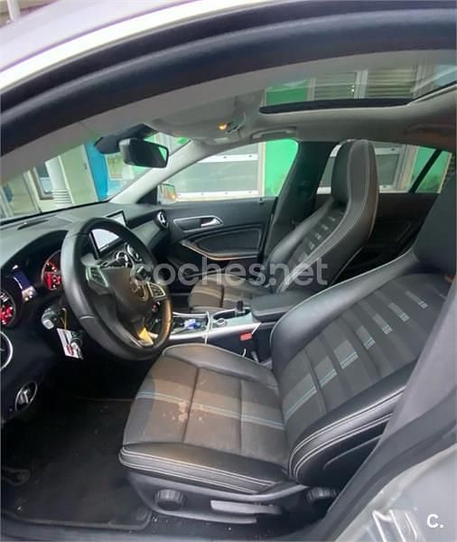 Usado Mercedes CLA200 Shooting Brake 136 CV (100 kW) 2017 Gris / plata Familiar