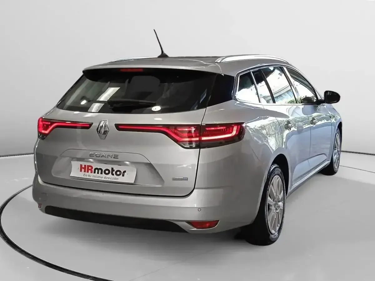 Usado Renault Mégane IV Business 160 CV (117 kW) 2022 Gris Familiar