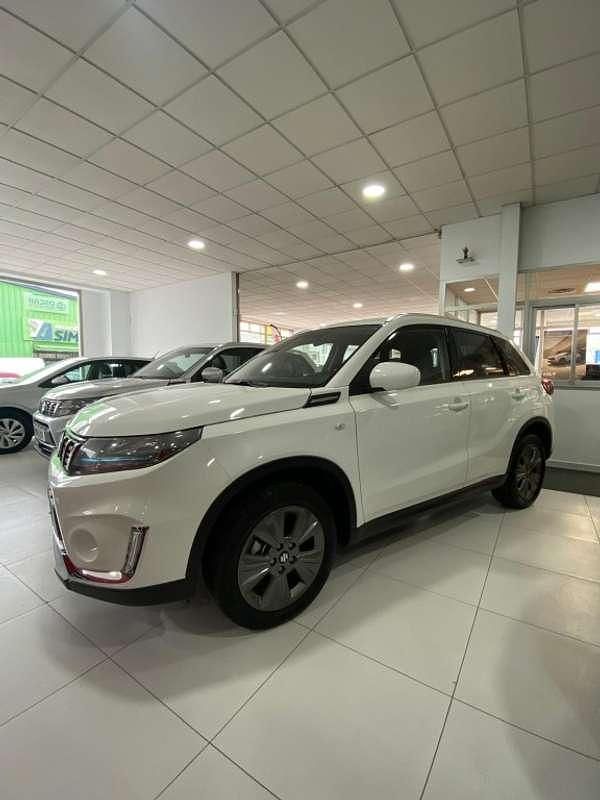 Usado Suzuki Vitara 116 CV (85 kW) 2023 Blanco SUV