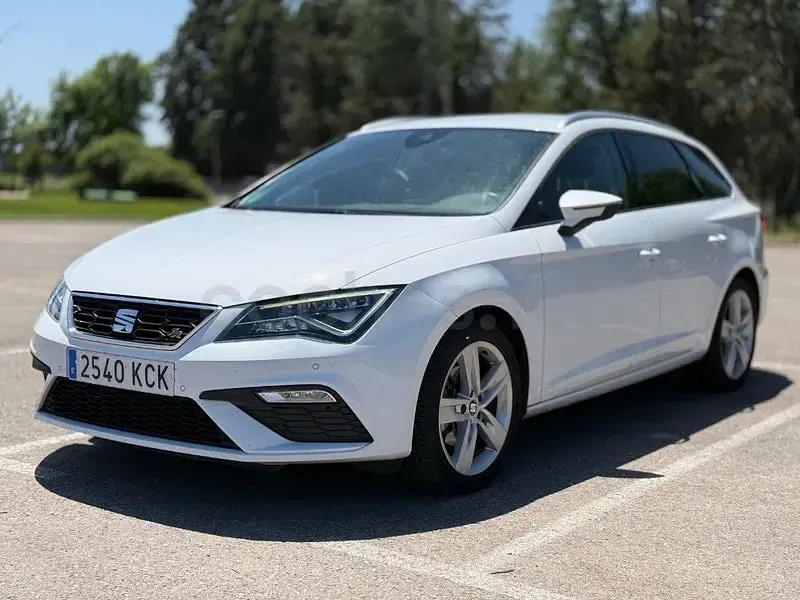 Usado Seat Leon FR 150 CV (110 kW) 2017 Blanco Familiar