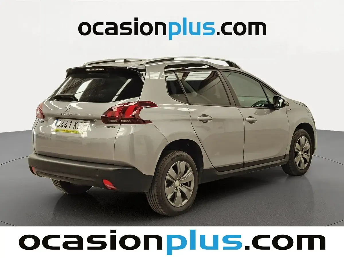 Usado Peugeot 2008 Style 110 CV (80 kW) 2017 Gris SUV