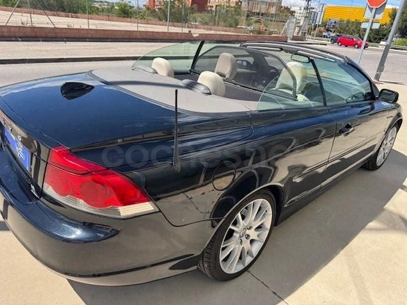 Usado Volvo C70 Summum 140 CV (102 kW) 2007 Negro Descapotable