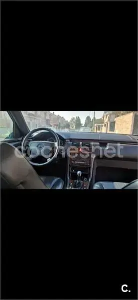 Usado Mercedes E230 Elegance 150 CV (110 kW) 1995 Verde Berlina