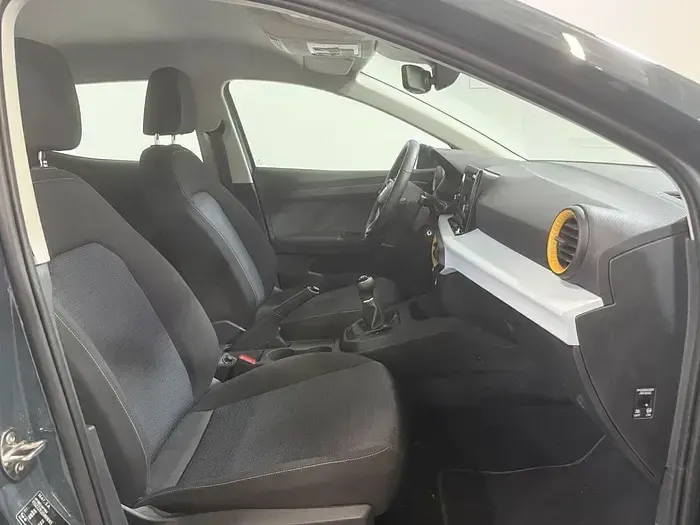Usado Seat Ibiza Style 115 CV (84 kW) 2025 Rojo Utilitario