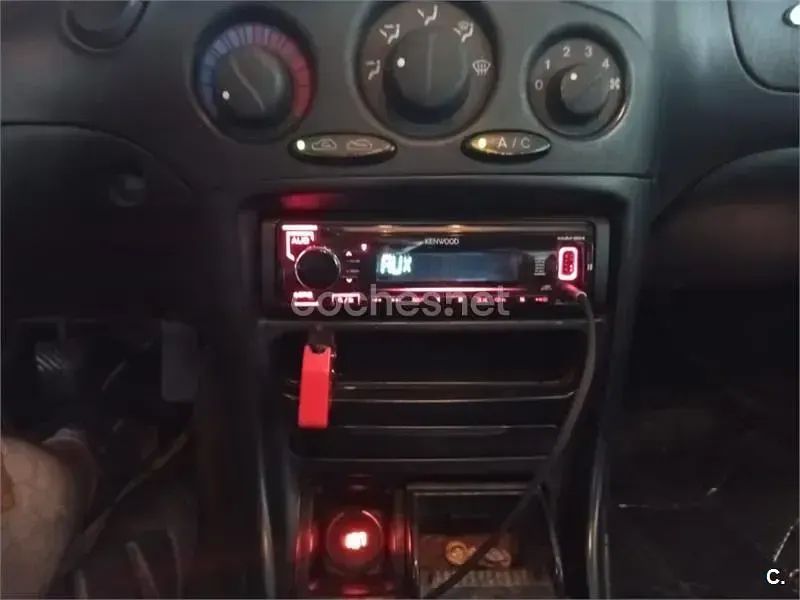 Usado Hyundai Coupé 137 CV (100 kW) 1997 Rojo Coupe