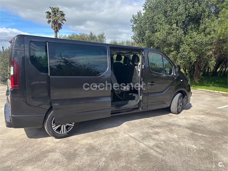 Usado Opel Vivaro 125 CV (91 kW) 2017 Negro Monovolumen