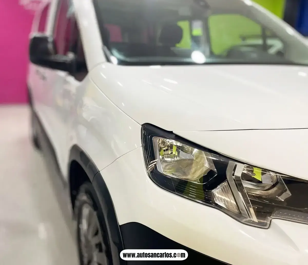 Usado Peugeot Rifter Business-Line 100 CV (73 kW) 2023 Blanco Monovolumen