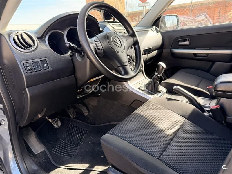 Usado Suzuki Grand Vitara 129 CV (94 kW) 2005 Gris / plata SUV