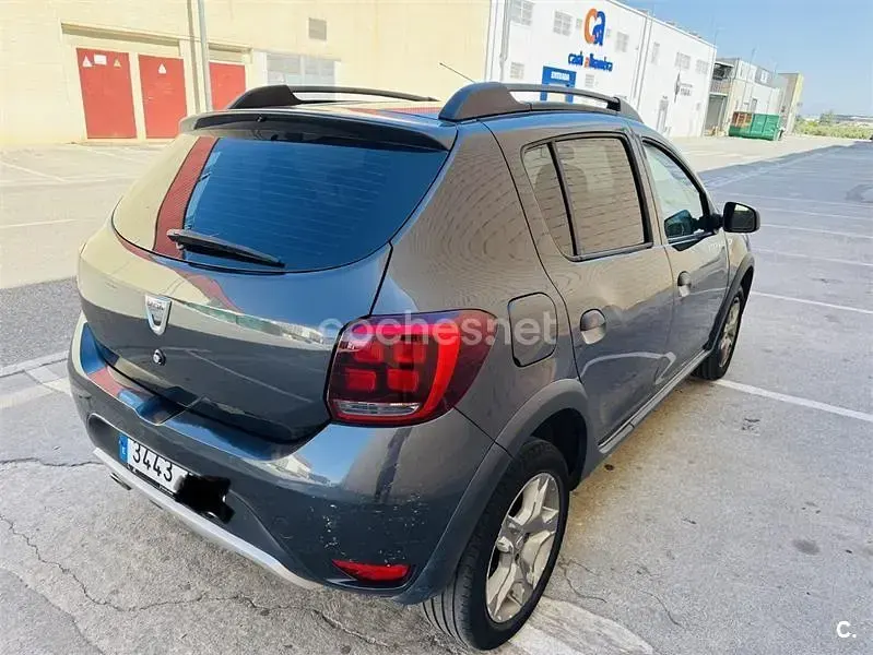 Usado Dacia Sandero Stepway 90 CV (66 kW) 2017 Negro Berlina