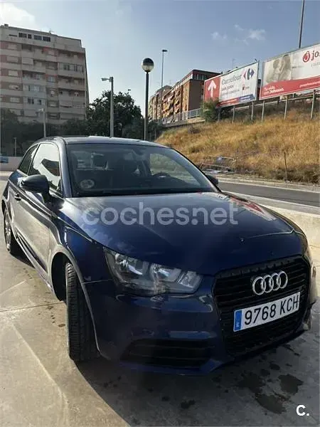 Usado Audi A1 Attraction 90 CV (66 kW) 2012 Azul Utilitario