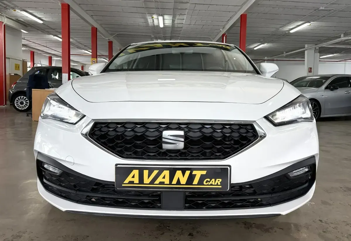 Usado Seat Leon Style 115 HP (84 kW) 2021 Branco Sedan