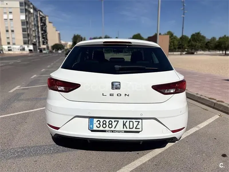 Usado Seat Leon SC Style Plus 115 CV (84 kW) 2017 Blanco Utilitario