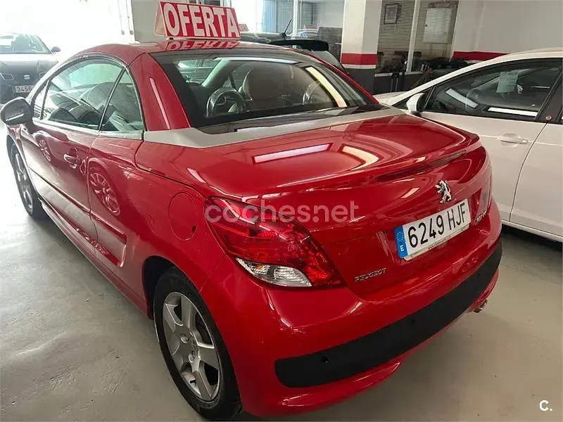 Usado Peugeot 207 CC 120 CV (88 kW) 2012 Rojo Descapotable