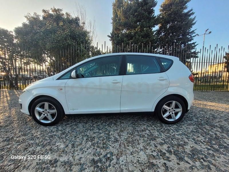Usado Seat Altea Reference 105 CV (77 kW) 2012 Blanco Monovolumen