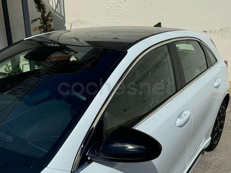 Usado Kia Ceed 120 CV (88 kW) 2023 Blanco Utilitario