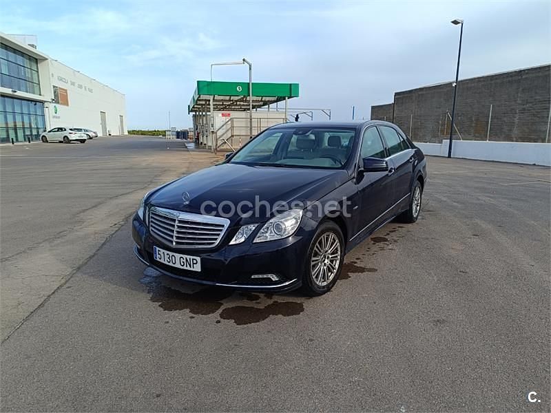 Usado Mercedes E220 Elegance 170 CV (125 kW) 2009 Azul Berlina