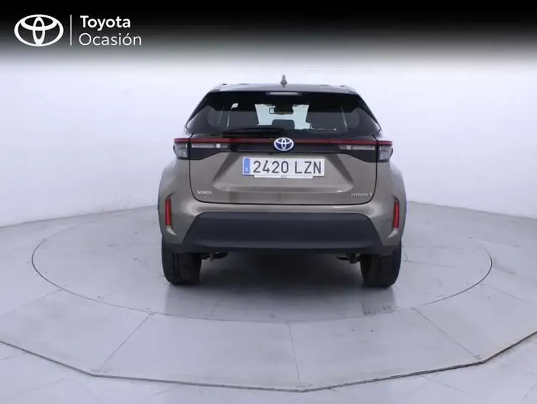 Usado Toyota Yaris Cross Active 116 CV (85 kW) 2022 Marrón SUV