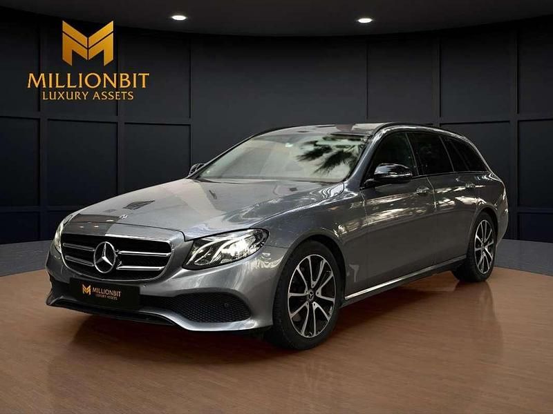 Usado Mercedes E220 193 CV (141 kW) 2018 Gris Familiar