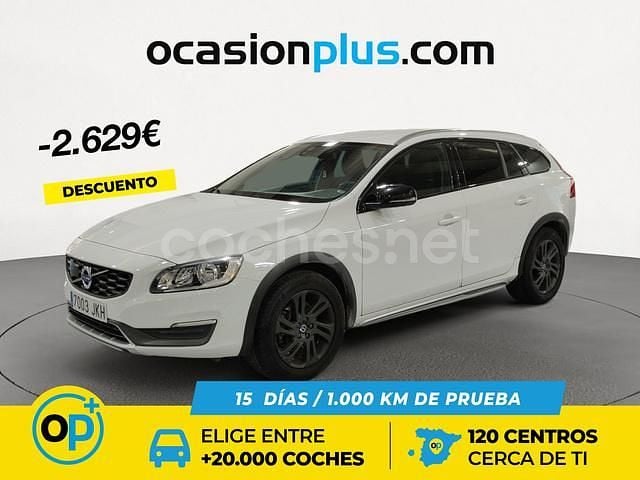 Blanco Usado 2015 Volvo V60 CC Kinetic Familiar | 14.980 € (Precio justo) - Imagen 1/4