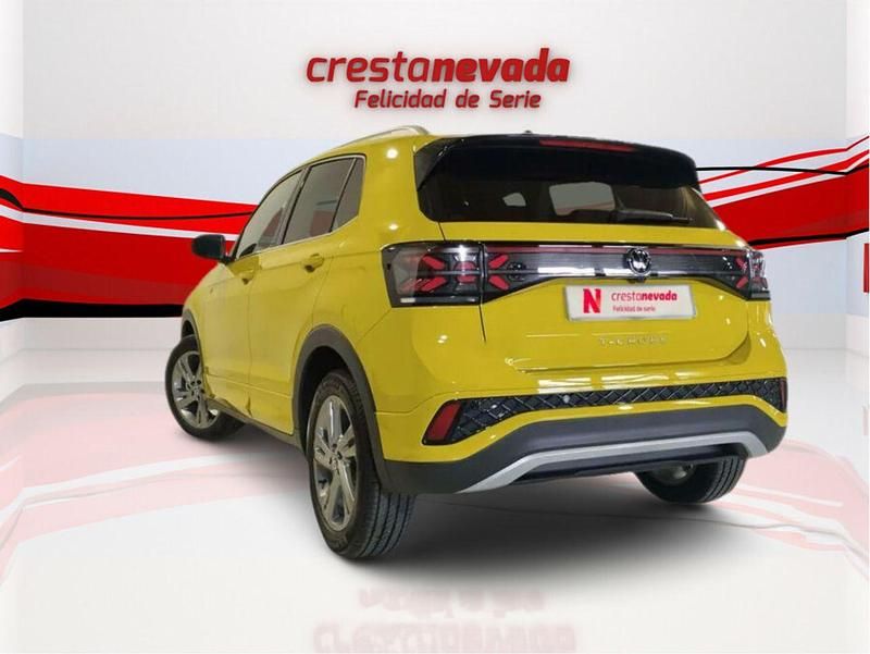 Usado VW T-Cross R-line 116 CV (85 kW) 2024 Amarillo SUV
