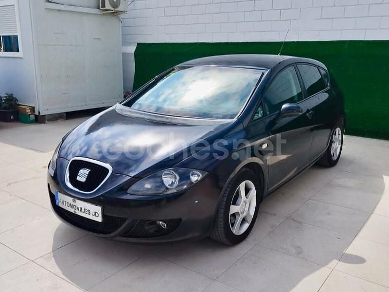 Negro Usado 2007 Seat Leon Reference Berlina | 3490 € (Precio justo) - Imagen 1/4