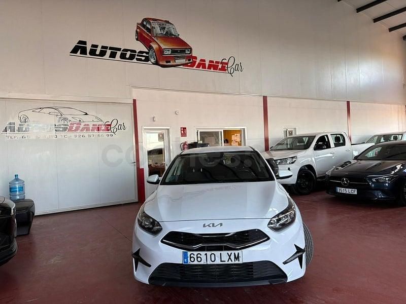 Usado Kia Ceed 136 CV (100 kW) 2022 Blanco Utilitario