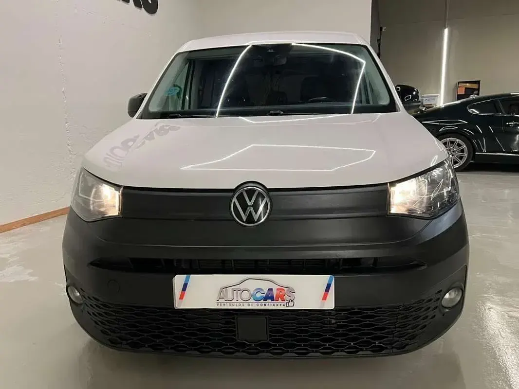 Usado VW Caddy 122 CV (89 kW) 2021 Blanco Monovolumen
