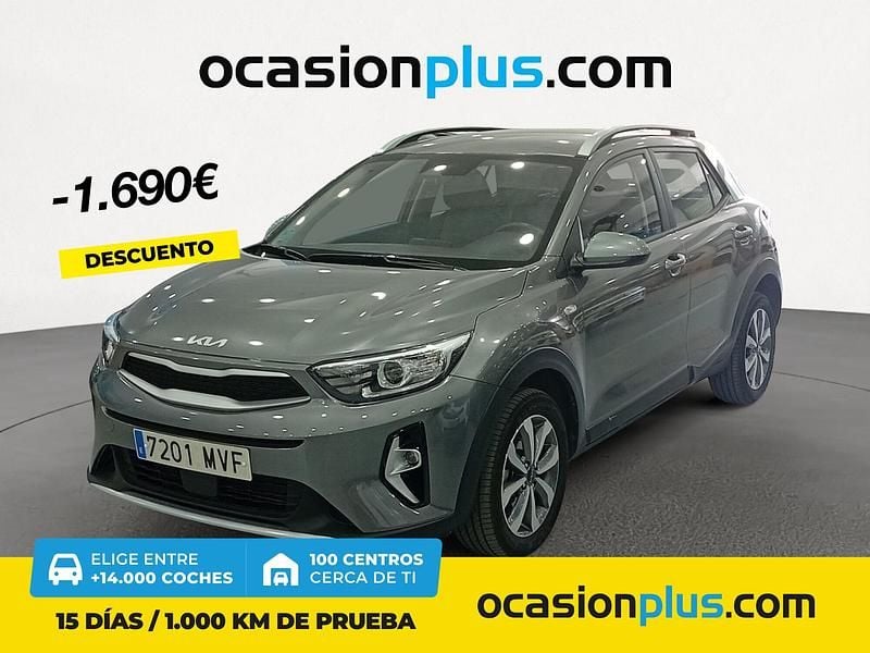 Gris / plata Usado 2024 Kia Stonic SUV | 18.590 € (Precio justo) - Imagen 1/4