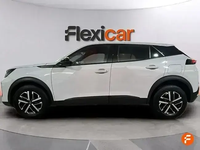 Usado Peugeot 2008 Active 100 CV (73 kW) 2023 Blanco SUV