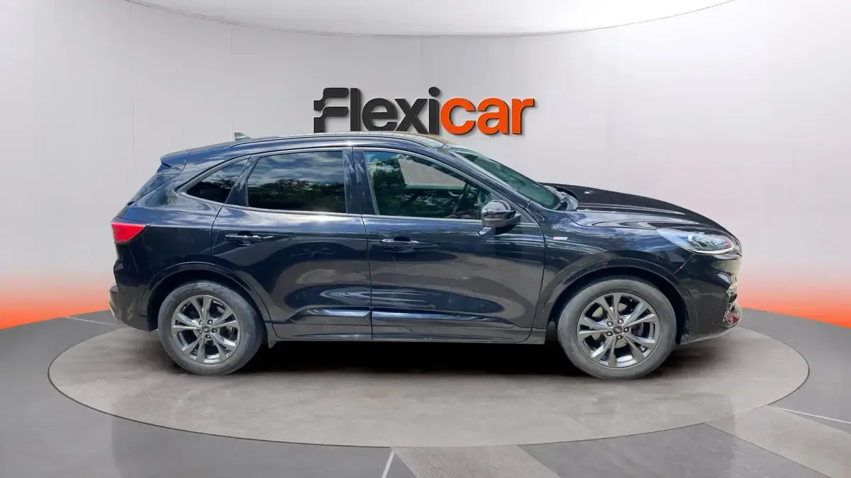 Usado Ford Kuga ST-Line 120 CV (88 kW) 2022 Negro SUV