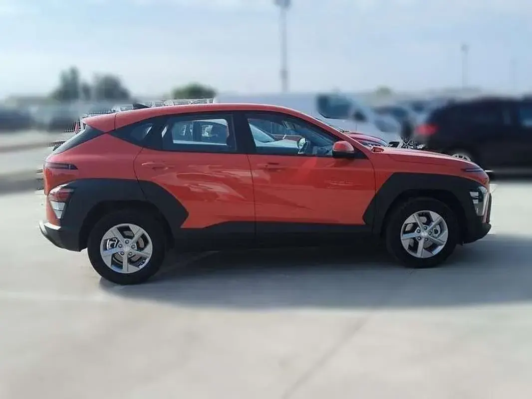 Usado Hyundai Kona 105 CV (77 kW) 2024 Rojo SUV
