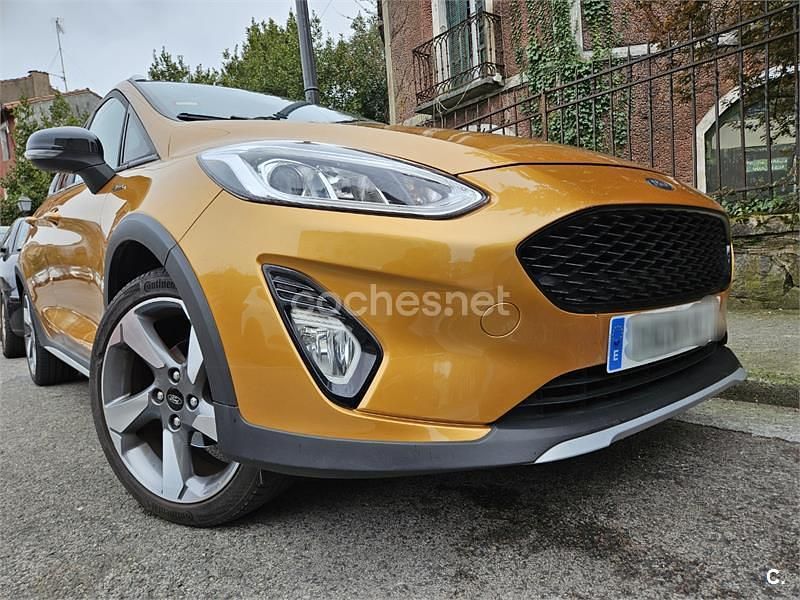 Usado Ford Fiesta Active 125 CV (91 kW) 2018 Naranja Utilitario