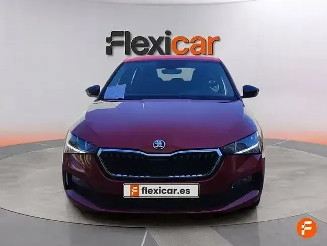 Usado Skoda Scala Active 115 CV (84 kW) 2019 Rojo Utilitario
