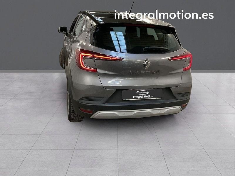 Usado Renault Captur Evolution 90 CV (66 kW) 2022 Gris SUV
