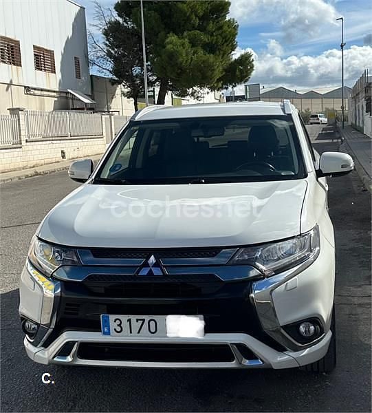 Blanco Usado 2020 Mitsubishi Outlander P-HEV Motion SUV | 21.990 € (Precio justo) - Imagen 1/4