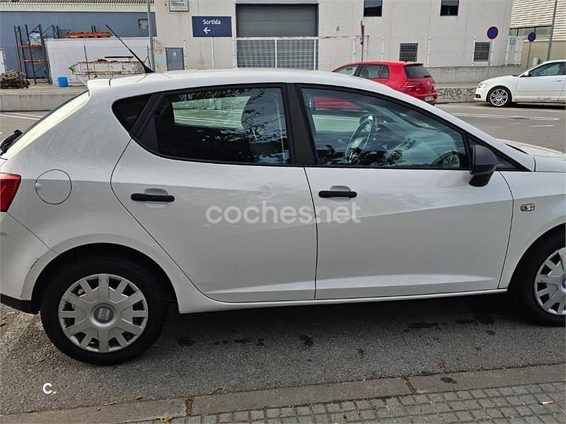 Usado Seat Ibiza Reference 80 CV (58 kW) 2010 Blanco Berlina
