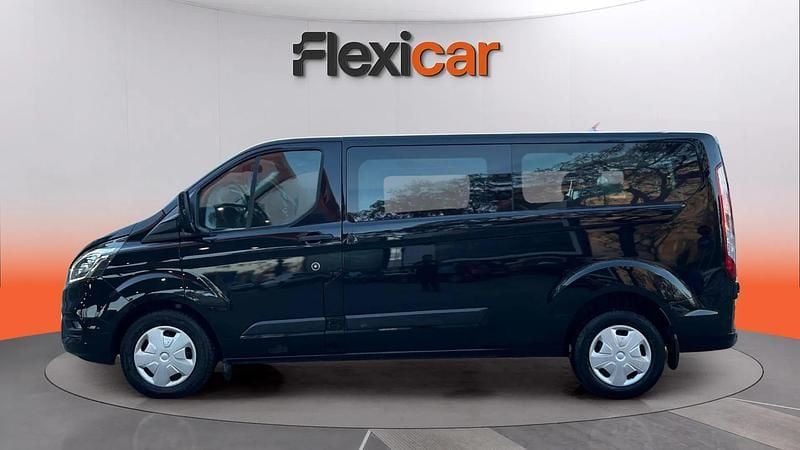 Usado Ford Tourneo Trend 136 CV (100 kW) 2023 Negro Monovolumen