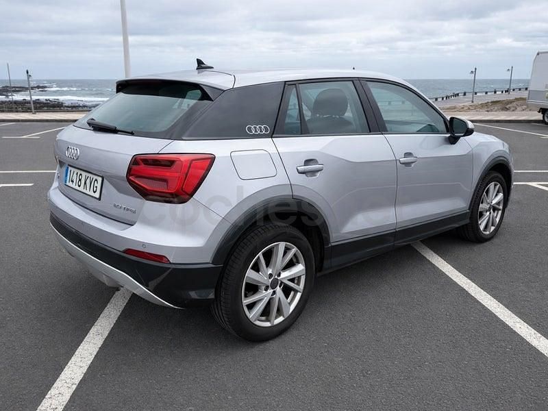 Usado Audi Q2 Advanced Plus 116 CV (85 kW) 2019 Gris / plata SUV