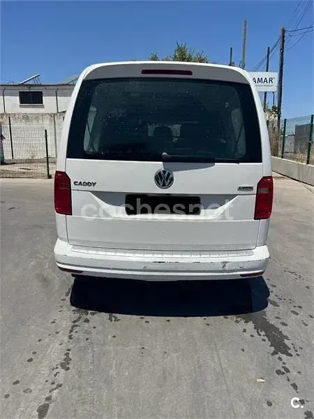 Usado VW Caddy Trendline 131 CV (96 kW) 2019 Blanco Monovolumen