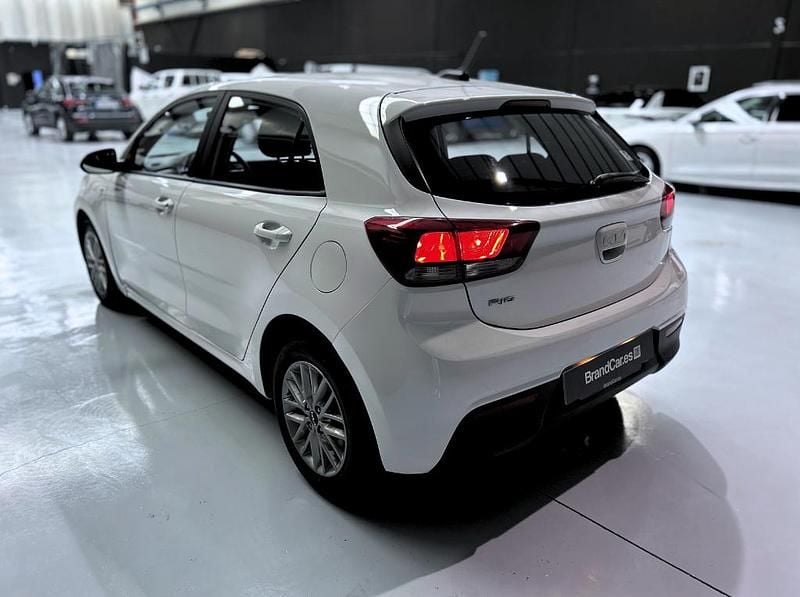Usado Kia Rio 84 CV (61 kW) 2022 Blanco