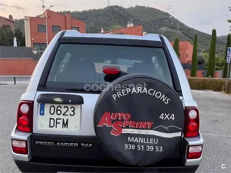 Usado Land Rover Freelander 112 CV (82 kW) 2005 Gris / plata SUV
