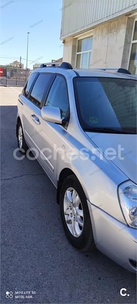 Usado Kia Carnival 185 CV (136 kW) 2010 Gris / plata Monovolumen